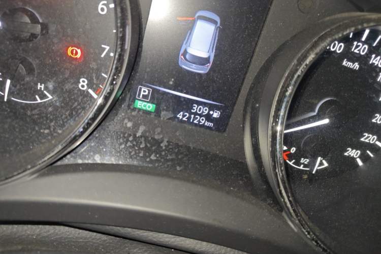 Used Nissan X-Trail 2017 2.0L CVT Comfort Edition 2WD Odometer Close Up