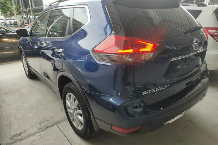 Used Nissan X-Trail 2017 2.0L CVT Fashion Edition 2WD Rear Left 45 Deg