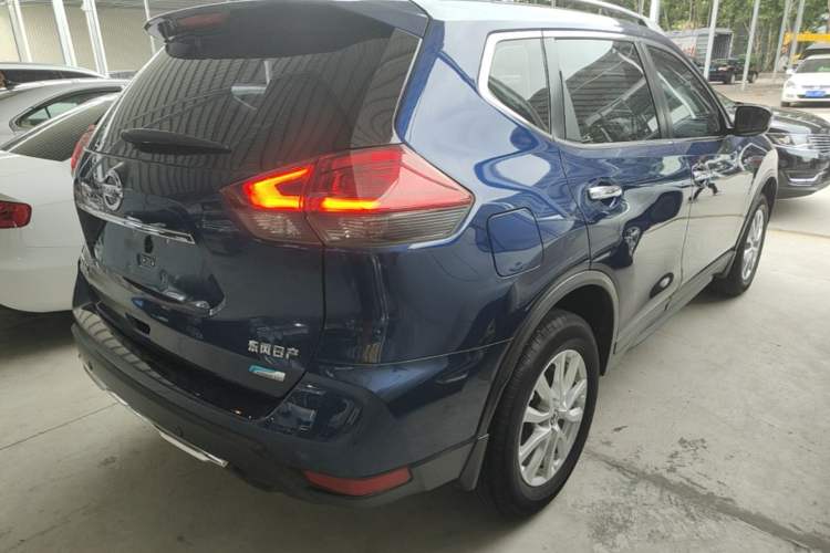 Used Nissan X-Trail 2017 2.0L CVT Fashion Edition 2WD Rear Right 45 Deg