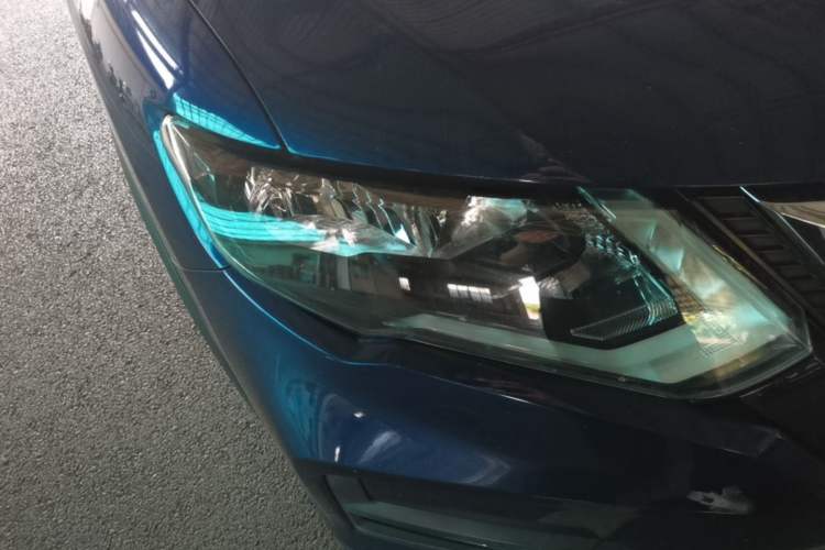 Used Nissan X-Trail 2017 2.0L CVT Comfort Edition 2WD Right Front Headlight