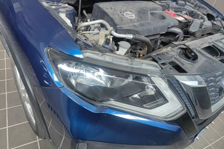 Used Nissan X-Trail 2017 2.0L CVT Fashion Edition 2WD Right Front Headlight