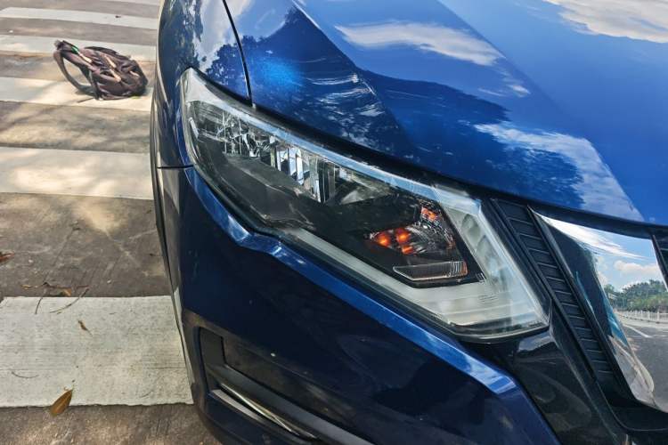 Used Nissan X-Trail 2017 2.0L CVT Comfort Edition 2WD Right Front Headlight