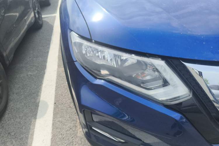 Used Nissan X-Trail 2017 2.0L CVT Comfort Edition 2WD Right Front Headlight