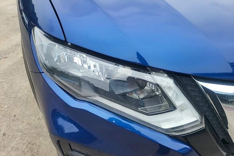 Used Nissan X-Trail 2017 2.5L CVT Luxury Edition 4WD Right Front Headlight