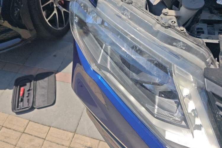 Used Nissan X-Trail 2017 2.5L CVT Leading Edition 4WD Right Front Headlight