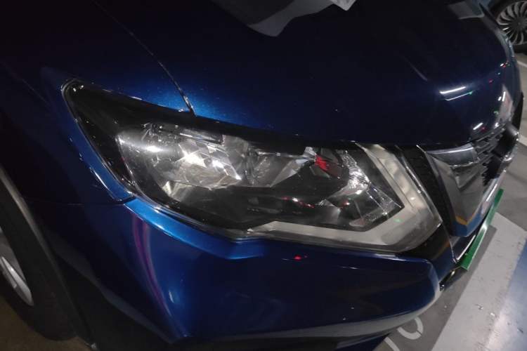 Used Nissan X-Trail 2017 2.0L CVT Comfort Edition 2WD Right Front Headlight