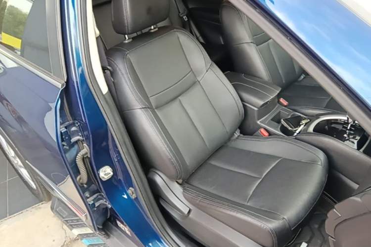 Used Nissan X-Trail 2017 2.0L CVT Comfort Edition 2WD Right Front Seat