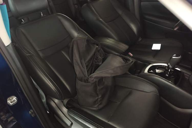 Used Nissan X-Trail 2017 2.0L CVT Comfort Edition 2WD Right Front Seat