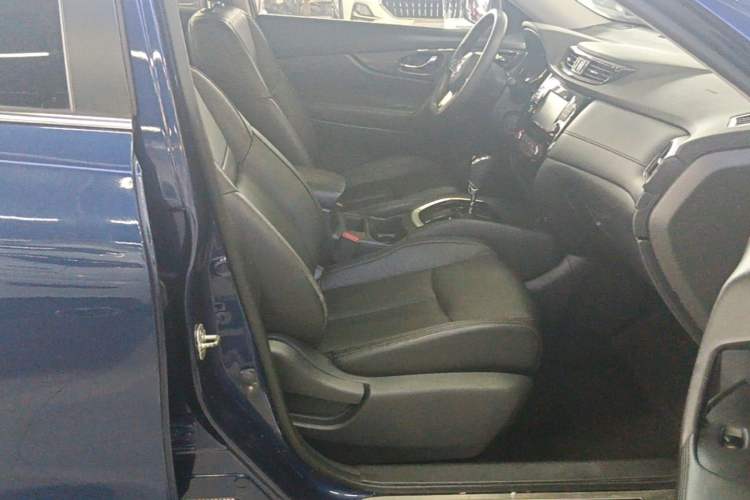 Used Nissan X-Trail 2017 2.0L CVT Comfort Edition 2WD Right Front Seat