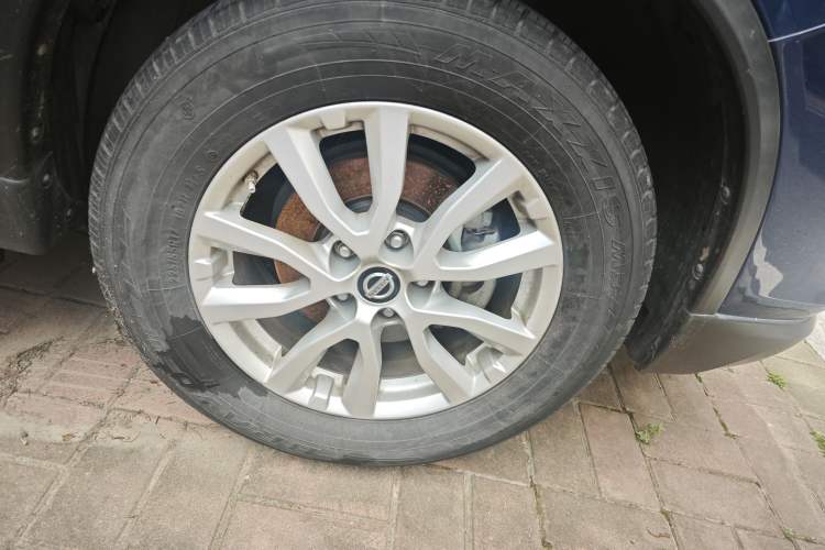 Used Nissan X-Trail 2017 2.0L CVT Comfort Edition 2WD Right Front Wheel Hub