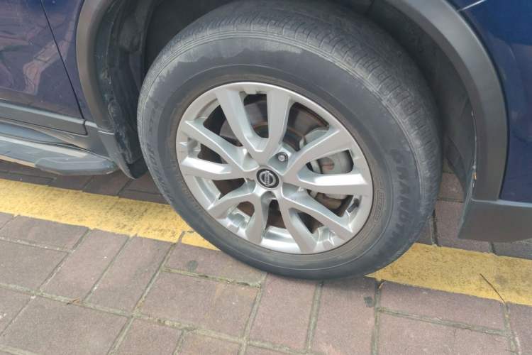 Used Nissan X-Trail 2017 2.0L CVT 7-Seater Comfort Edition 2WD Right Front Wheel Hub