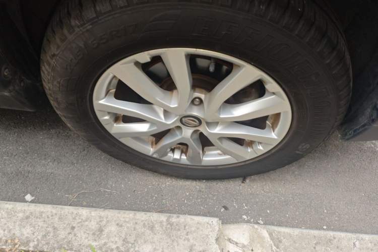 Used Nissan X-Trail 2017 2.0L CVT Comfort Edition 2WD Right Front Wheel Hub