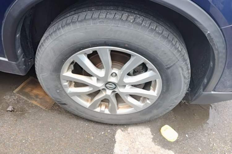 Used Nissan X-Trail 2017 2.0L CVT Comfort Edition 2WD Right Front Wheel Hub