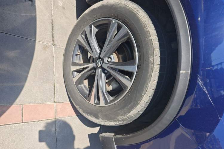 Used Nissan X-Trail 2017 2.5L CVT Leading Edition 4WD Right Front Wheel Hub