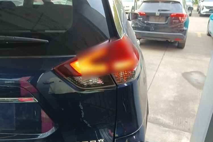 Used Nissan X-Trail 2017 2.0L CVT Comfort Edition 2WD Right Rear Taillight