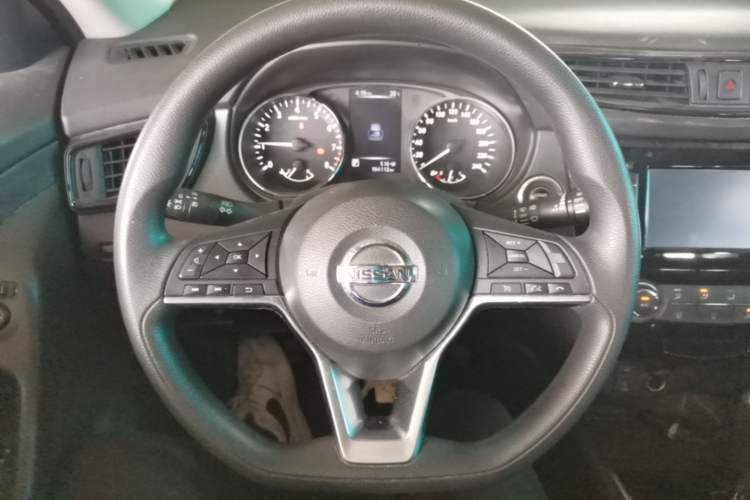 Used Nissan X-Trail 2017 2.0L CVT Comfort Edition 2WD Steering Wheel