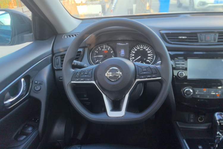 Used Nissan X-Trail 2017 2.0L CVT Comfort Edition 2WD Steering Wheel