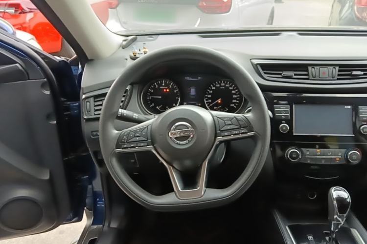 Used Nissan X-Trail 2017 2.0L CVT Comfort Edition 2WD Steering Wheel