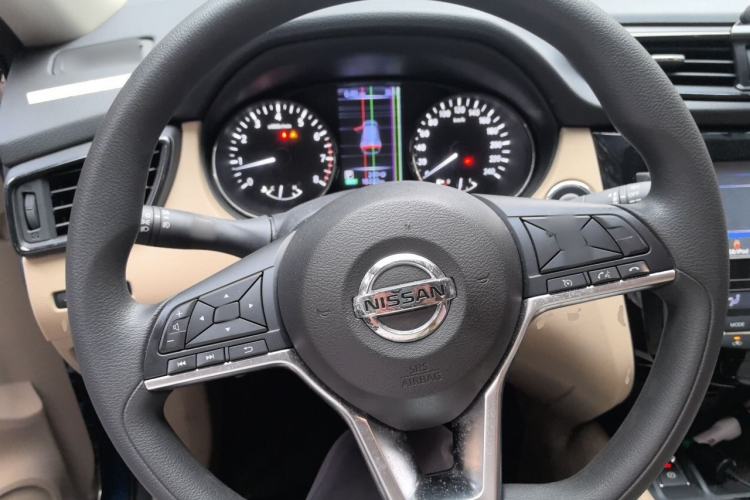 Used Nissan X-Trail 2017 2.5L CVT 7-Seater Leading Edition 4WD Steering Wheel