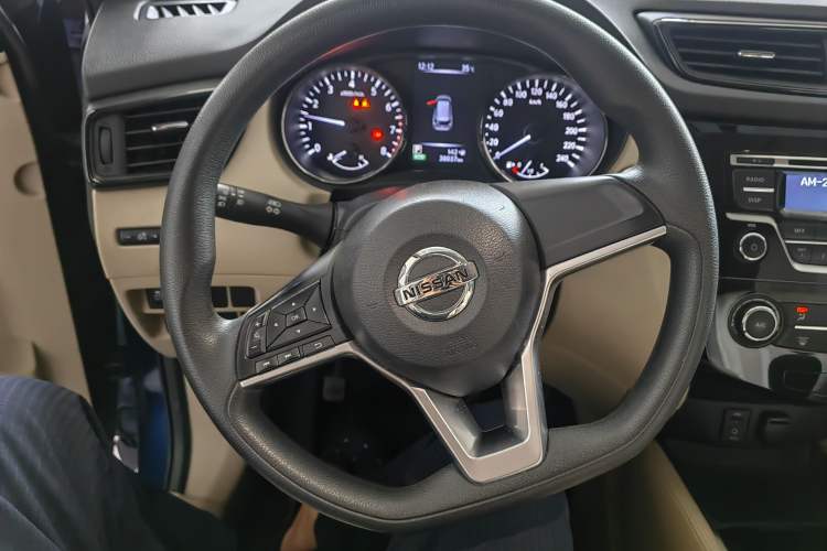 Used Nissan X-Trail 2017 2.0L CVT Fashion Edition 2WD Steering Wheel