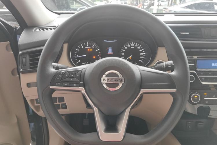 Used Nissan X-Trail 2017 2.0L CVT Fashion Edition 2WD Steering Wheel