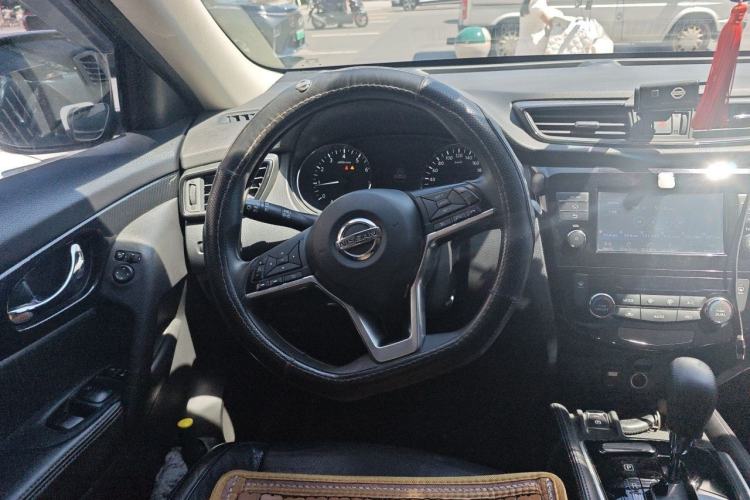 Used Nissan X-Trail 2017 2.5L CVT Leading Edition 4WD Steering Wheel