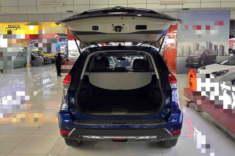 Used Nissan X-Trail 2017 2.5L CVT Leading Edition 4WD Trunk