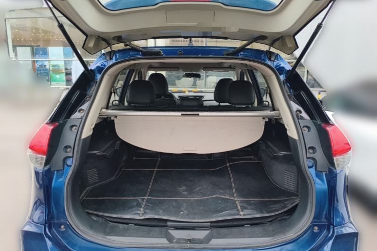 Used Nissan X-Trail 2017 2.0L CVT Comfort Edition 2WD Trunk