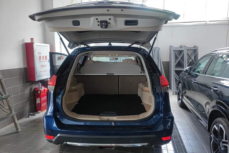 Used Nissan X-Trail 2017 2.0L CVT Fashion Edition 2WD Trunk