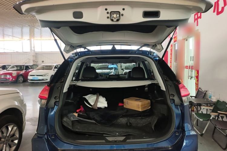 Used Nissan X-Trail 2017 2.0L CVT Comfort Edition 2WD Trunk