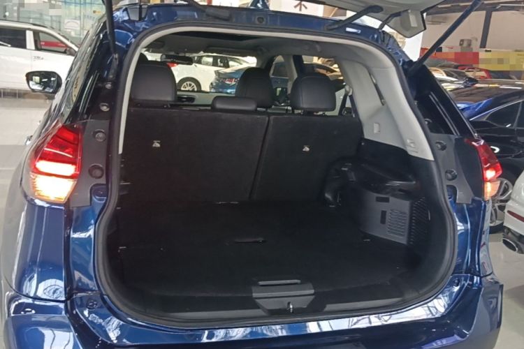 Used Nissan X-Trail 2017 2.0L CVT Comfort Edition 2WD Trunk