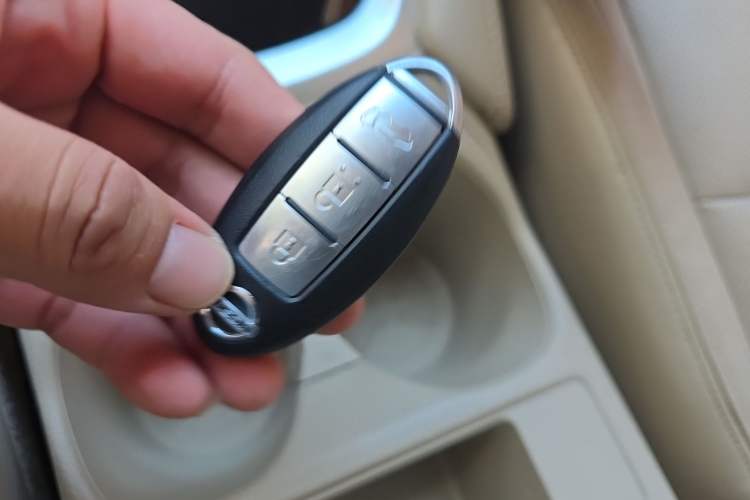 Used Nissan X-Trail 2017 2.0L CVT Comfort Edition 2WD Vehicle Key
