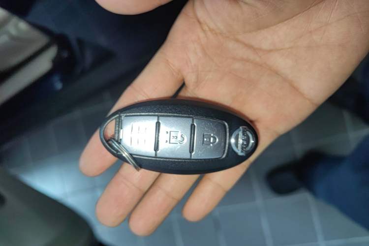 Used Nissan X-Trail 2017 2.0L CVT Fashion Edition 2WD Vehicle Key
