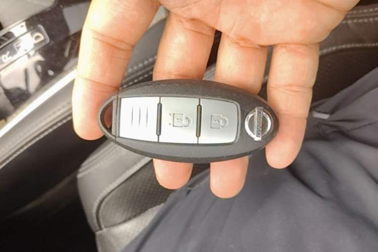 Used Nissan X-Trail 2017 2.0L CVT Comfort Edition 2WD Vehicle Key