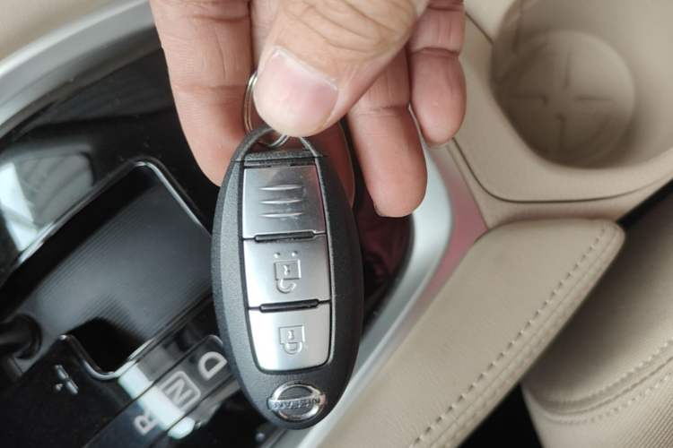 Used Nissan X-Trail 2017 2.0L CVT Fashion Edition 2WD Vehicle Key