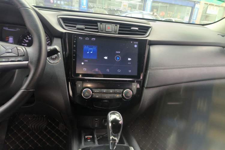 Used Nissan X-Trail 2017 2.5L CVT Luxury Edition 4WD Audio And AC Panel
