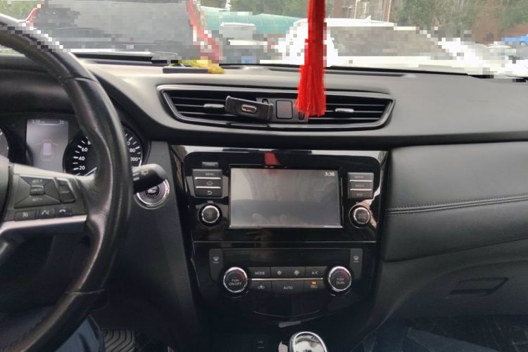 Used Nissan X-Trail 2017 2.5L CVT Luxury Edition 4WD Audio And AC Panel