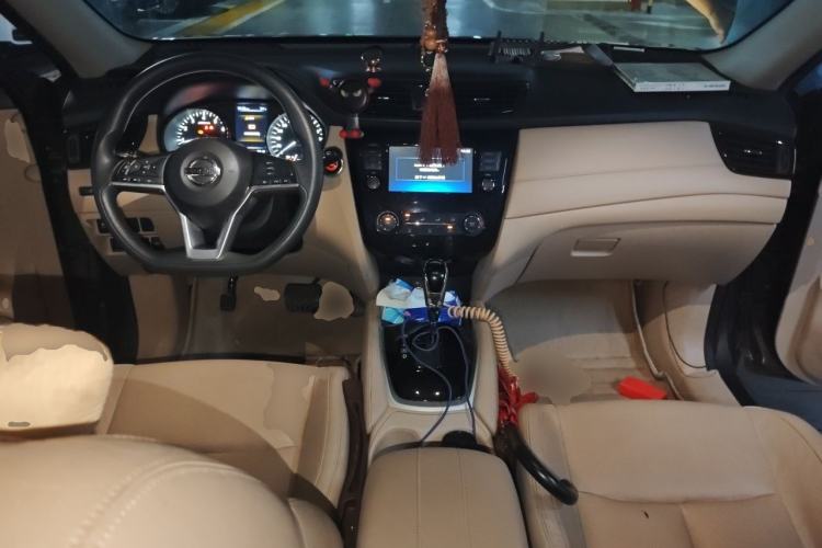 Used Nissan X-Trail 2017 2.0L CVT Comfort Edition 2WD Center Console