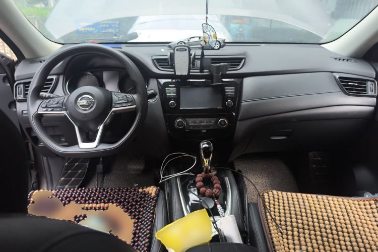 Used Nissan X-Trail 2017 2.0L CVT Comfort Edition 2WD Center Console