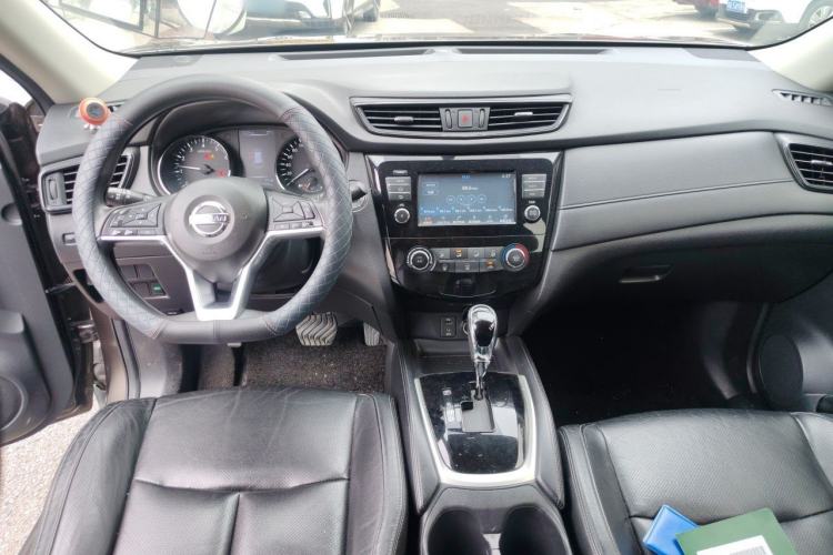 Used Nissan X-Trail 2017 2.0L CVT Comfort Edition 2WD Center Console