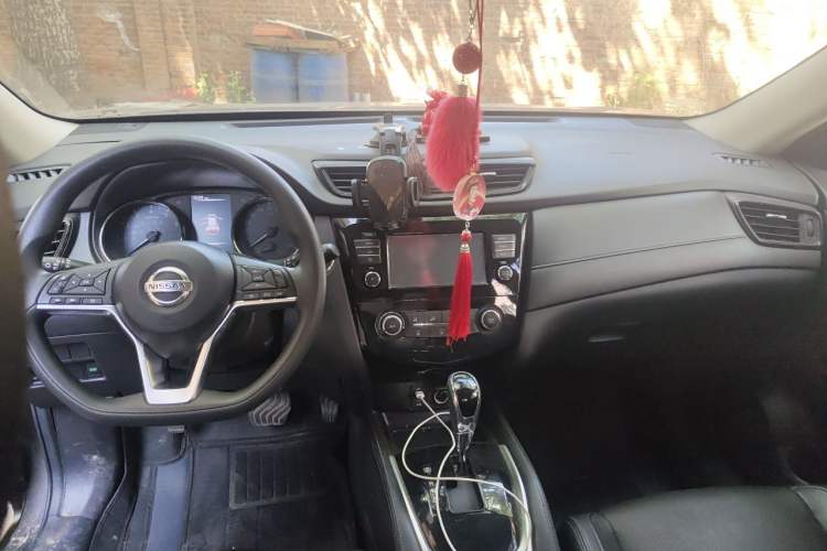 Used Nissan X-Trail 2017 2.0L CVT Comfort Edition 2WD Center Console