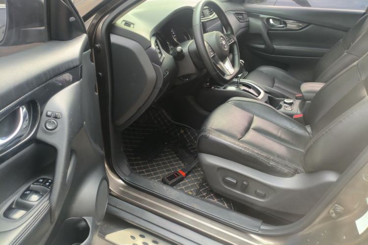 Used Nissan X-Trail 2017 2.5L CVT Luxury Edition 4WD Driver Seat