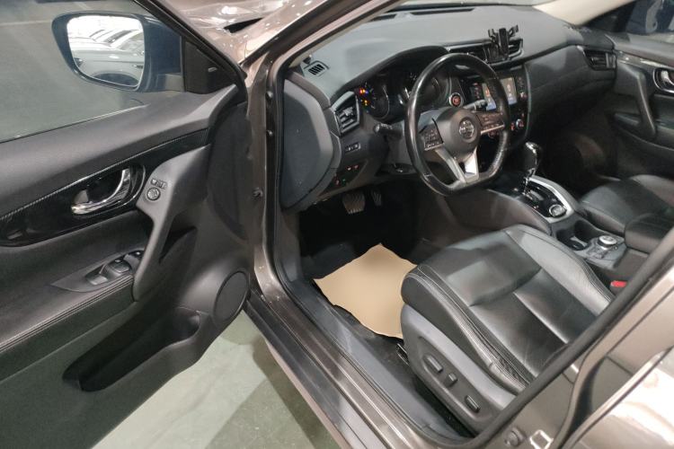 Used Nissan X-Trail 2017 2.5L CVT Luxury Edition 4WD Driver Seat