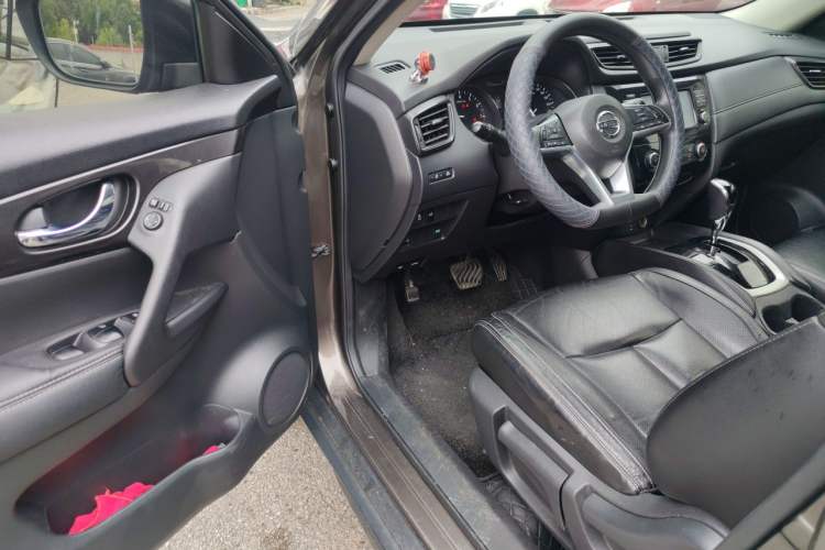 Used Nissan X-Trail 2017 2.0L CVT Comfort Edition 2WD Driver Seat