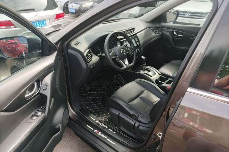 Used Nissan X-Trail 2017 2.0L CVT Comfort Edition 2WD Driver Seat