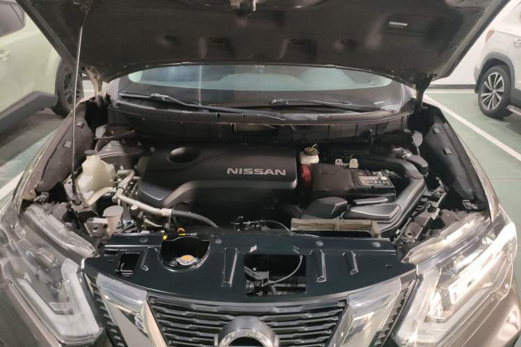 Used Nissan X-Trail 2017 2.5L CVT Luxury Edition 4WD Engine Bay