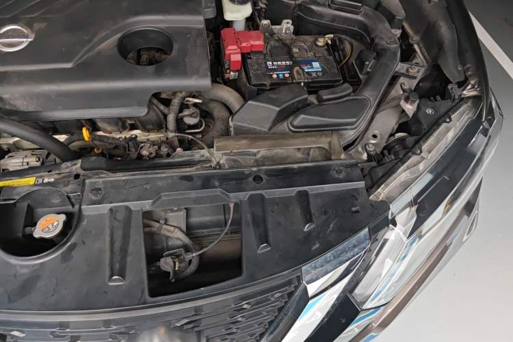 Used Nissan X-Trail 2017 2.0L CVT Comfort Edition 2WD Engine Bay Left