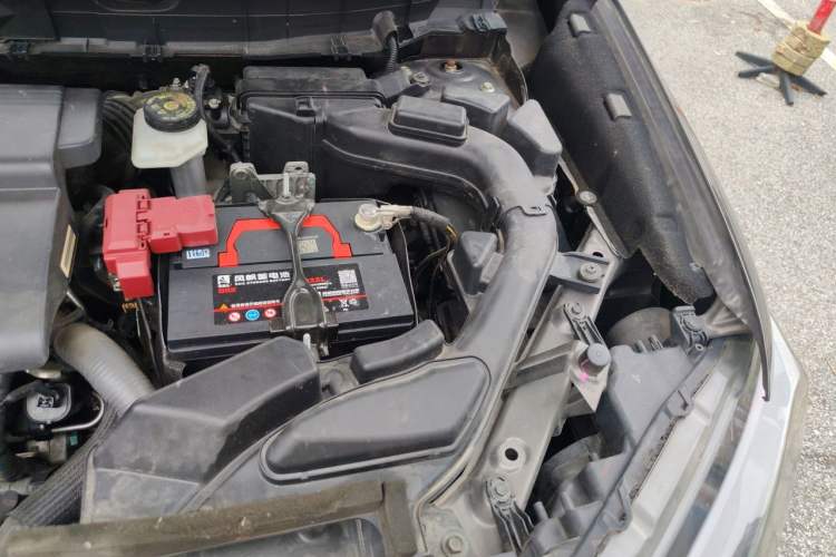 Used Nissan X-Trail 2017 2.0L CVT Comfort Edition 2WD Engine Bay Left