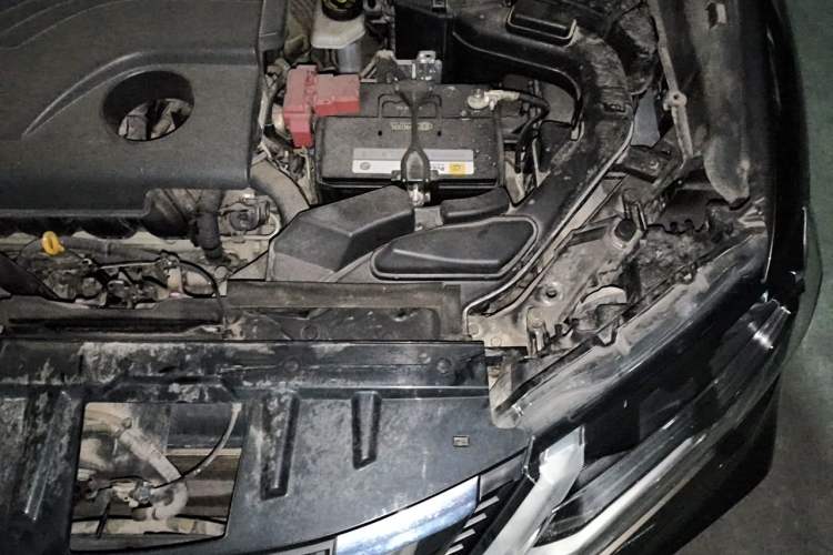 Used Nissan X-Trail 2017 2.0L CVT Comfort Edition 2WD Engine Bay Left