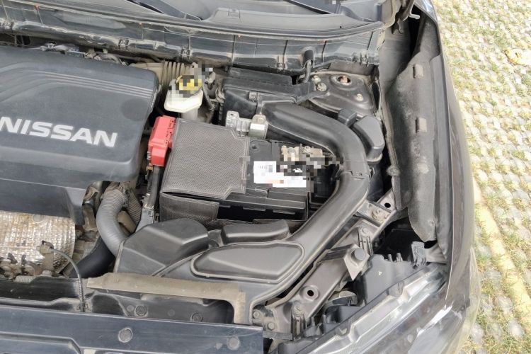 Used Nissan X-Trail 2017 2.5L CVT Luxury Edition 4WD Engine Bay Left